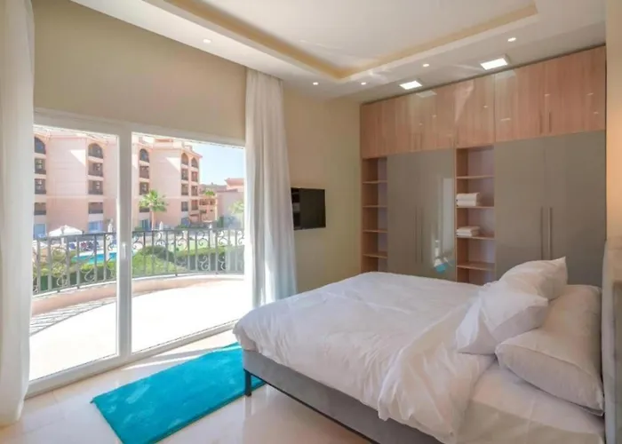 Hotel Arena & *