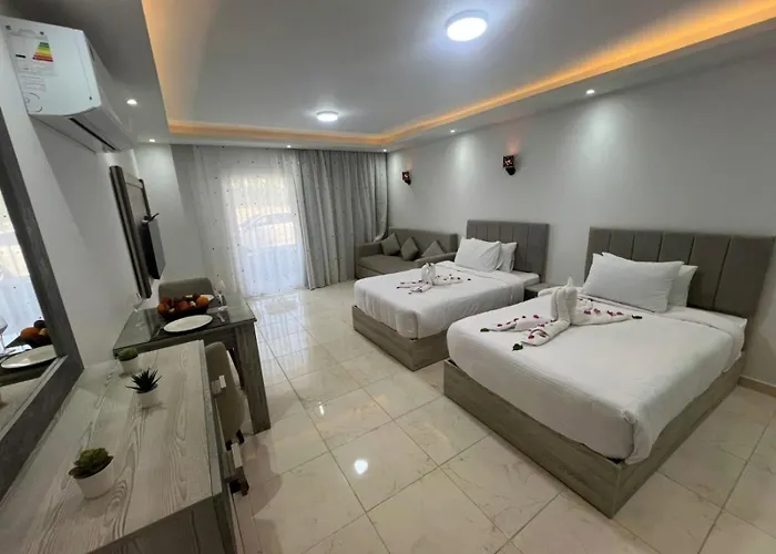 Hotel Arena & *